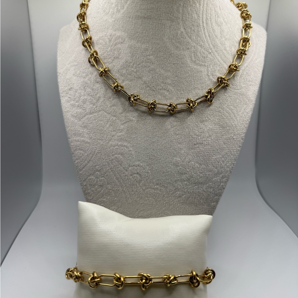 Elegant Gold Chain Necklace and Bracelet Set